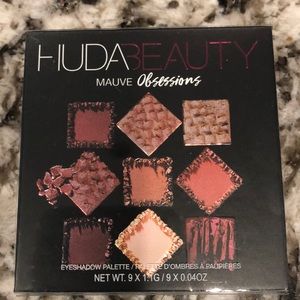 Huda Beauty Eyeshadow Palette